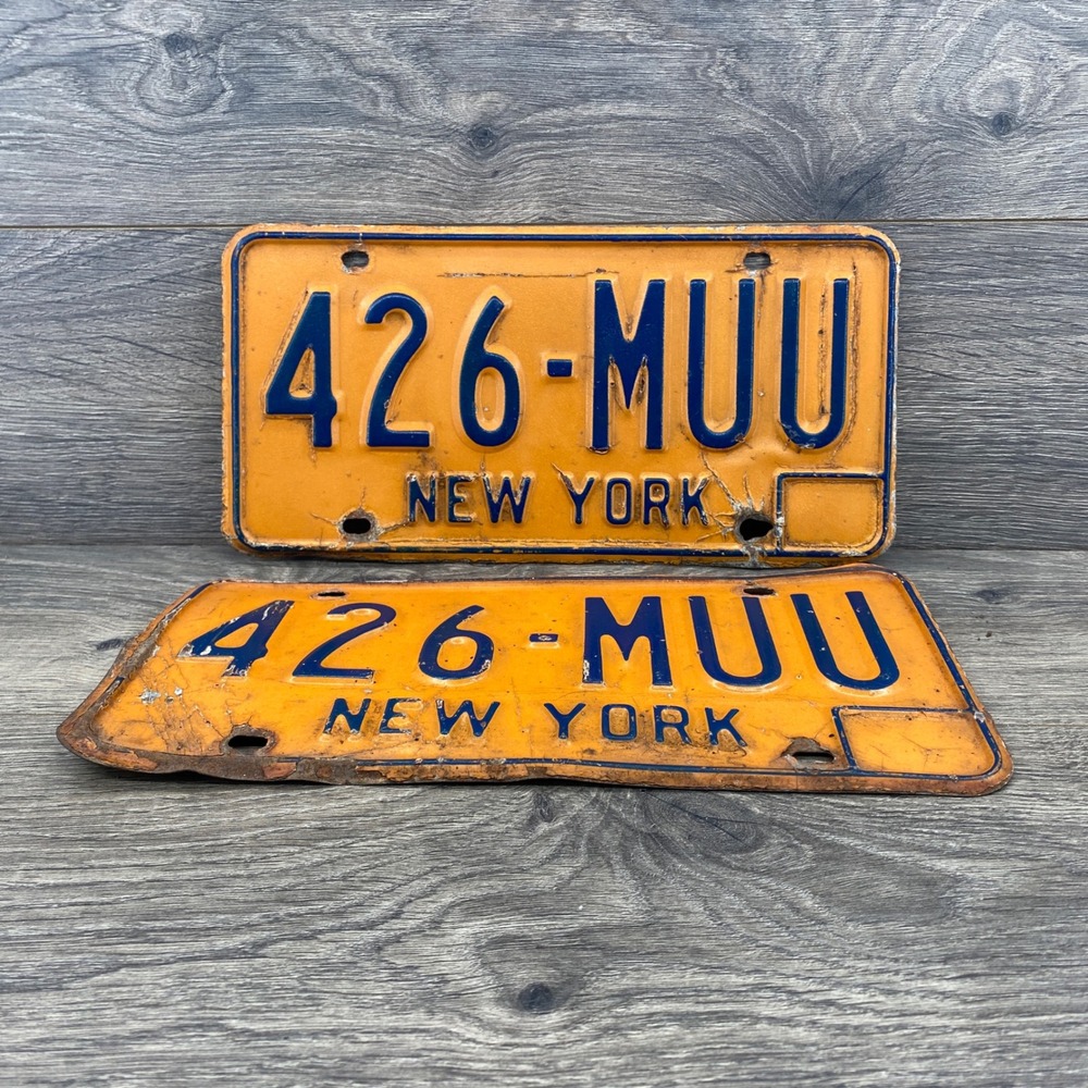 VTG NY License Plates Pair Vintage Yellow 426-MUU Embossed Metal Decor